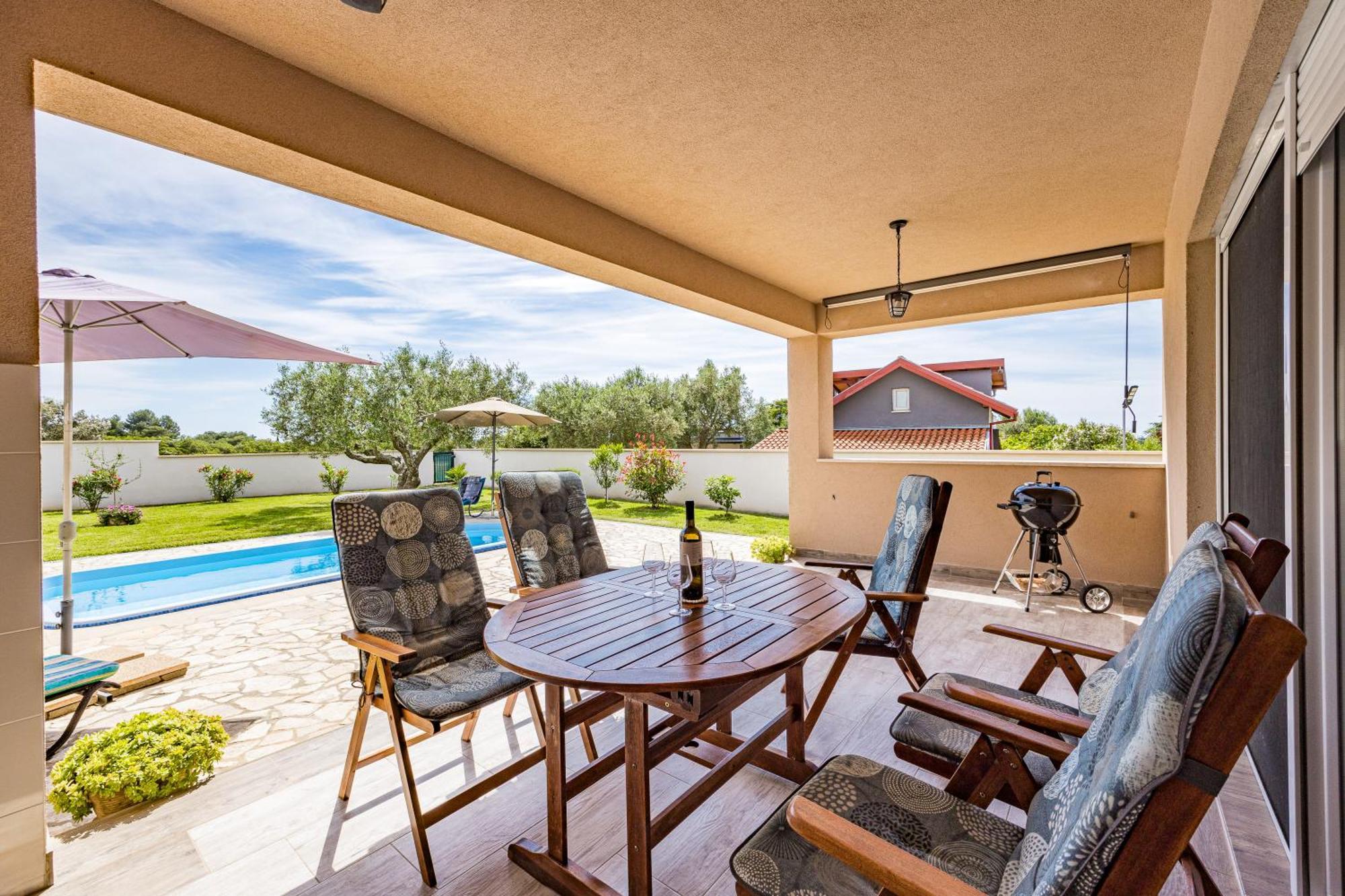 Villa Sunny Olive Peroj Kültér fotó